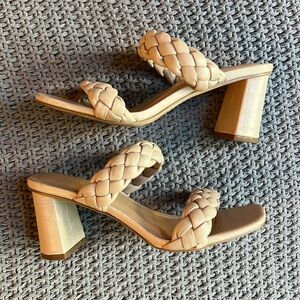 Dunes Sandals